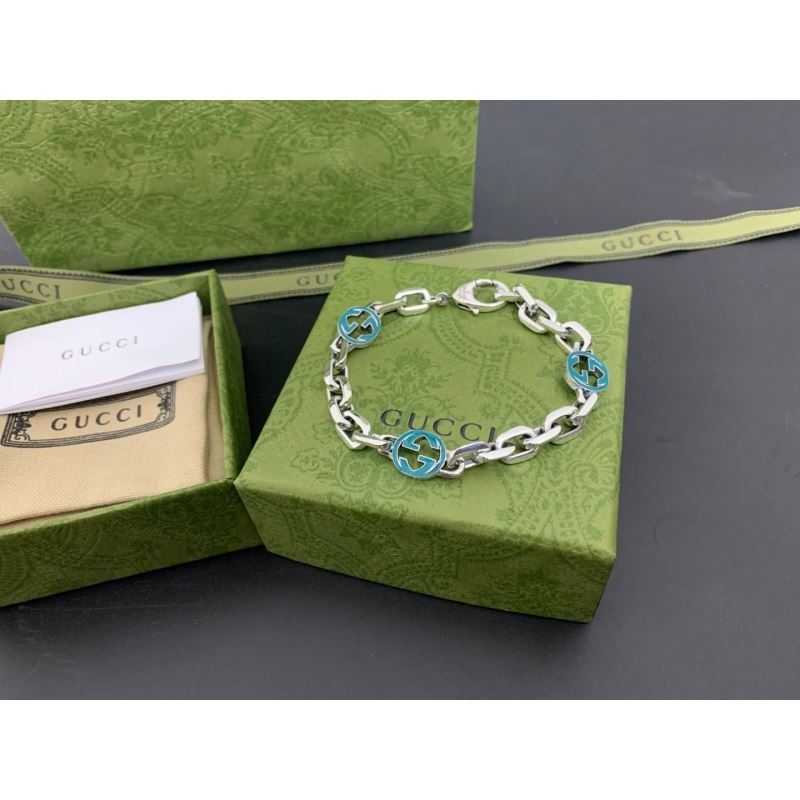 G*u*i bracelets